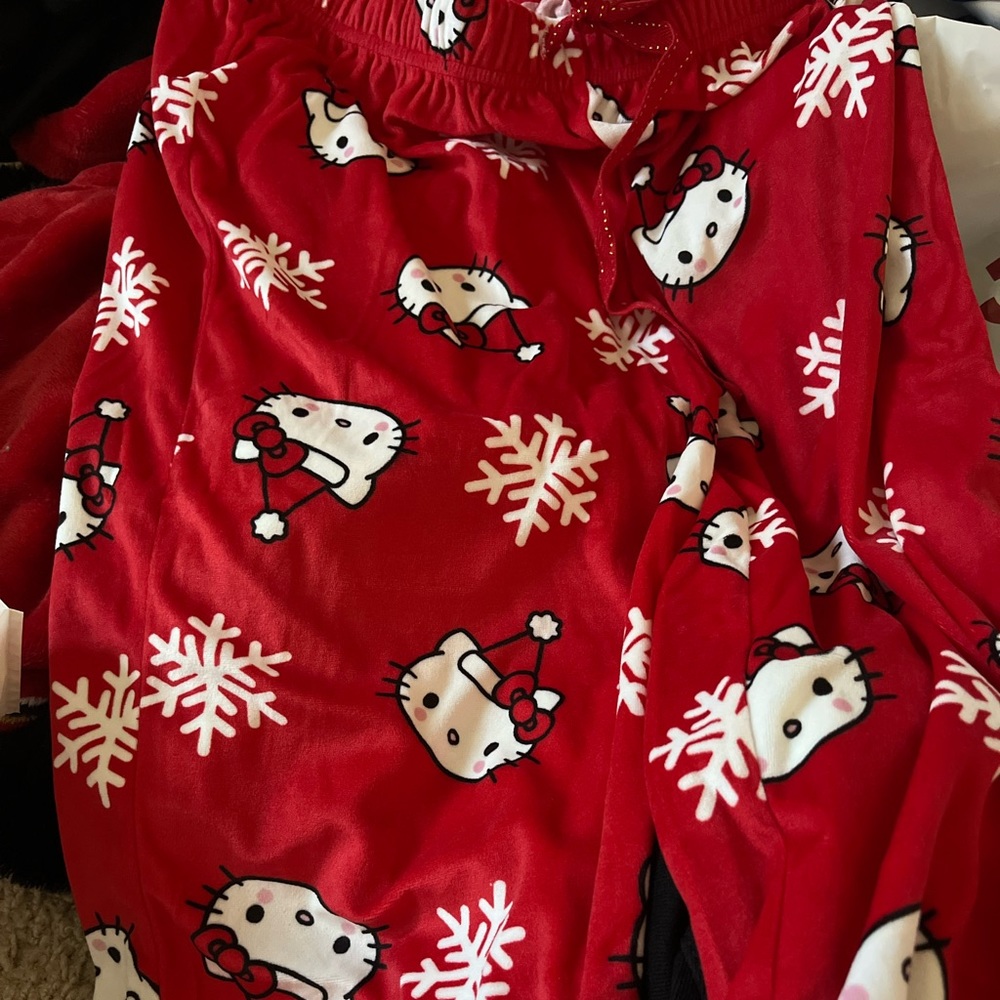 Hello Kitty Christmas Pajamas 🎄🤶🏻👖